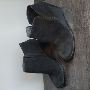 EUC Lucky brand - black suede leather ankle wedge booties 10M